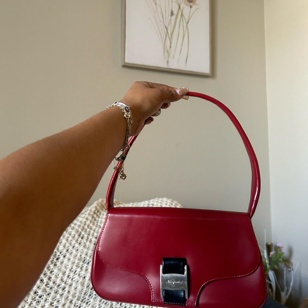 Ferragamo Red Leather Shoulder Bag - Picture 5 of 8